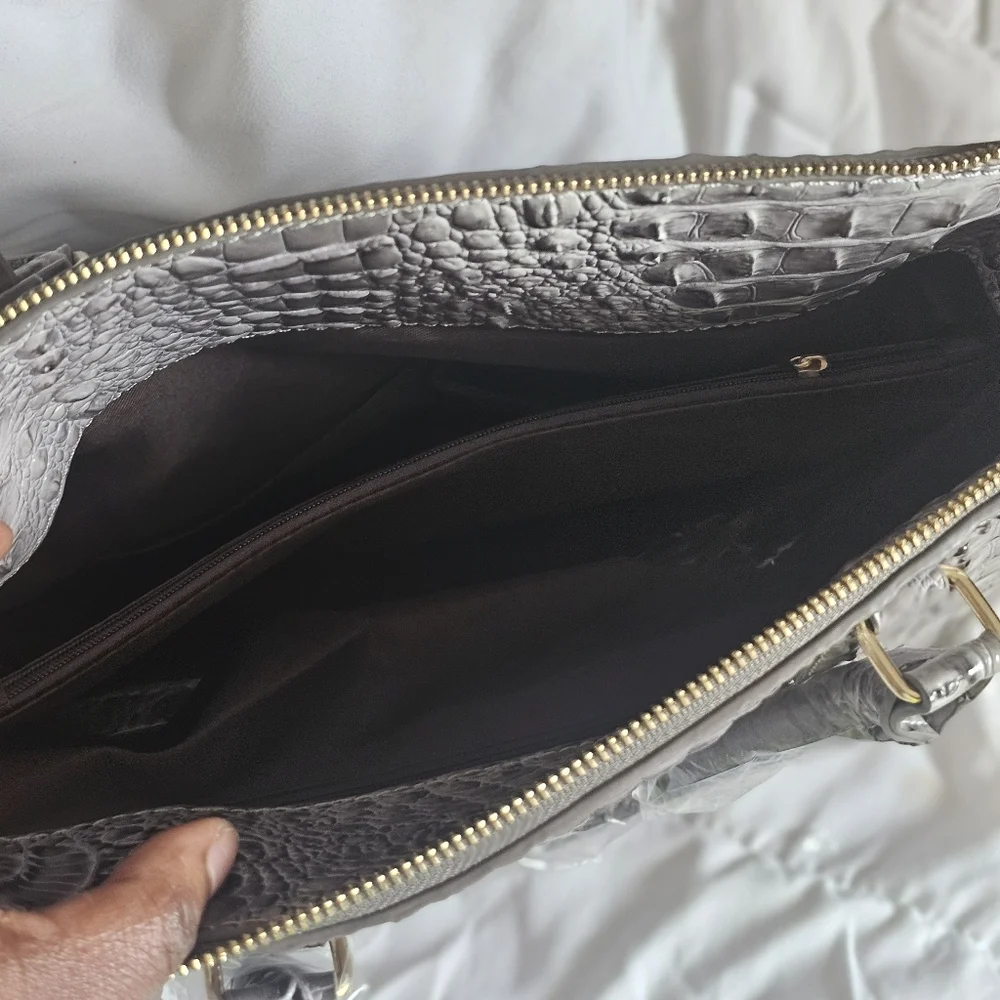 vegan leather crocodile tote - gray - Picture 5 of 5